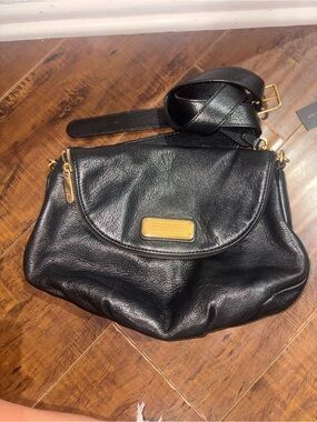 black pebbled leather Classic Q Natasha crossbody bag by Marc by Marc Jacobs